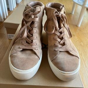 Ugg Olli high top sneaker, size 9